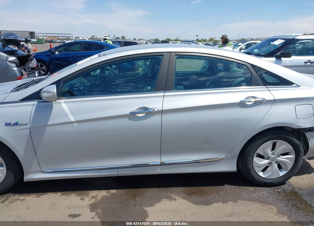 2014 HYUNDAI SONATA HYBRID VIN: KMHEC4A47EA114418