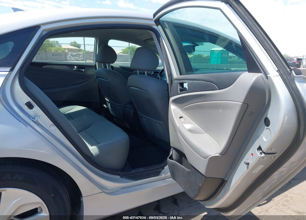 2014 HYUNDAI SONATA HYBRID VIN: KMHEC4A47EA114418