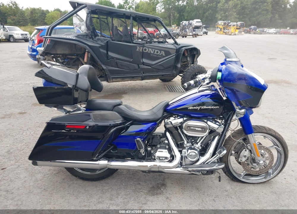 2017 HARLEY-DAVIDSON FLHXSE CVO STREET GLIDE VIN: 1HD1PXF15HB950765