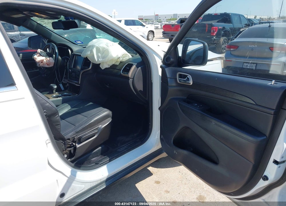 2015 JEEP GRAND CHEROKEE VIN: 1C4RJEAG2FC220146