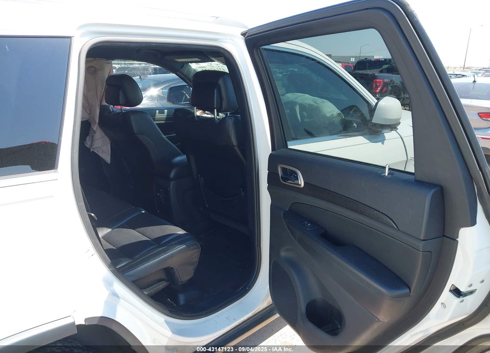 2015 JEEP GRAND CHEROKEE VIN: 1C4RJEAG2FC220146