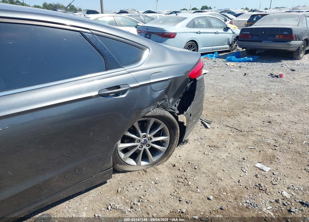 2017 FORD FUSION VIN: 3FA6P0HD8HR128324