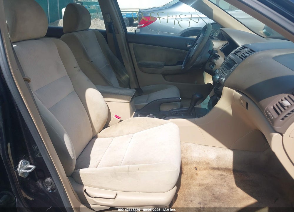 2004 HONDA ACCORD 2.4 LX VIN: 1HGCM56304A177052