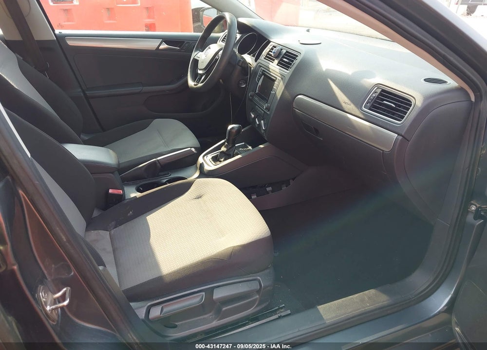 2017 VOLKSWAGEN JETTA VIN: 3VW2B7AJ0HM211496