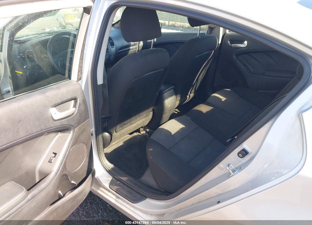2018 KIA FORTE LX VIN: 3KPFK4A78JE175824