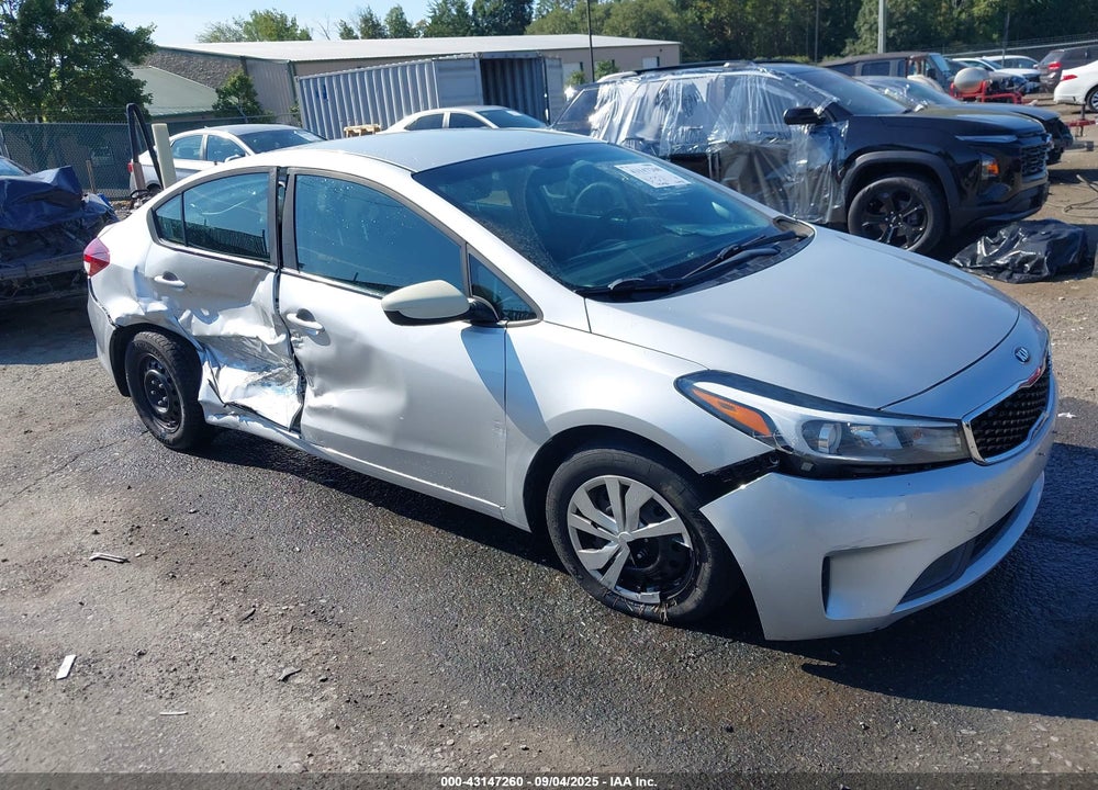 2018 KIA FORTE LX VIN: 3KPFK4A78JE175824