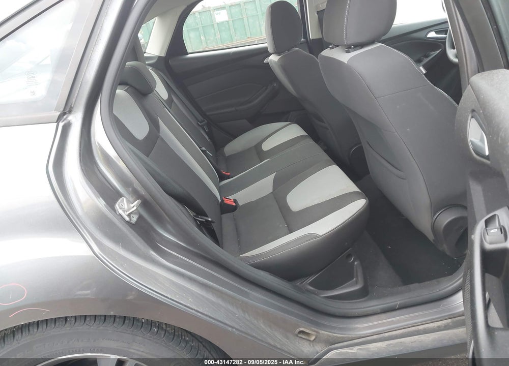 2014 FORD FOCUS SE VIN: 1FADP3F29EL261713