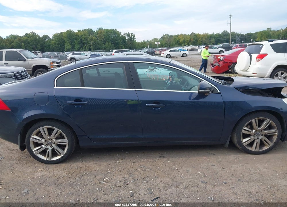 2011 VOLVO S60 VIN: YV1902FH2B2005721