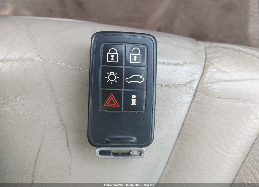 2011 VOLVO S60 VIN: YV1902FH2B2005721