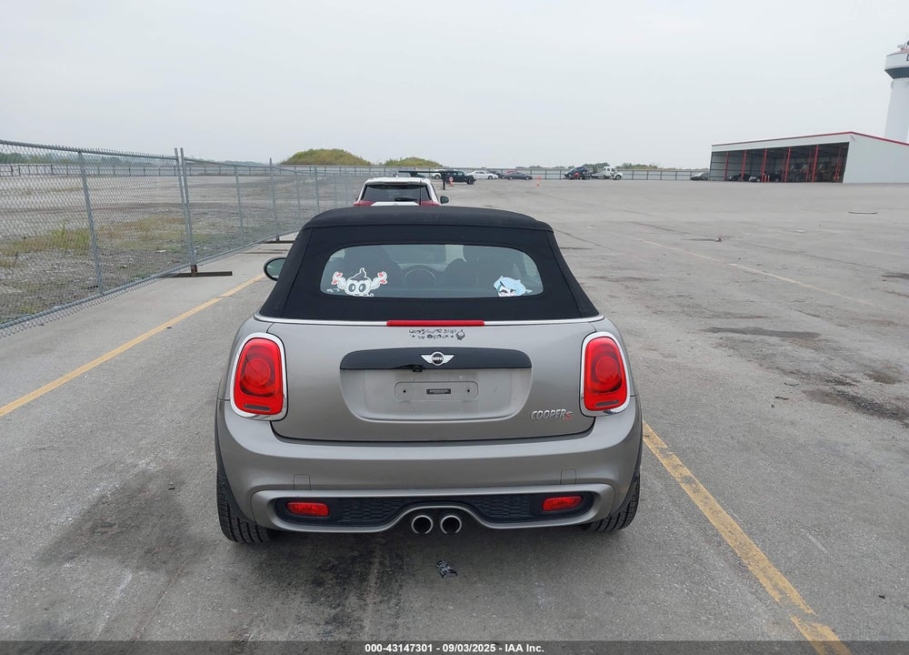 2018 MINI CONVERTIBLE VIN: WMWWG9C58J3E38735
