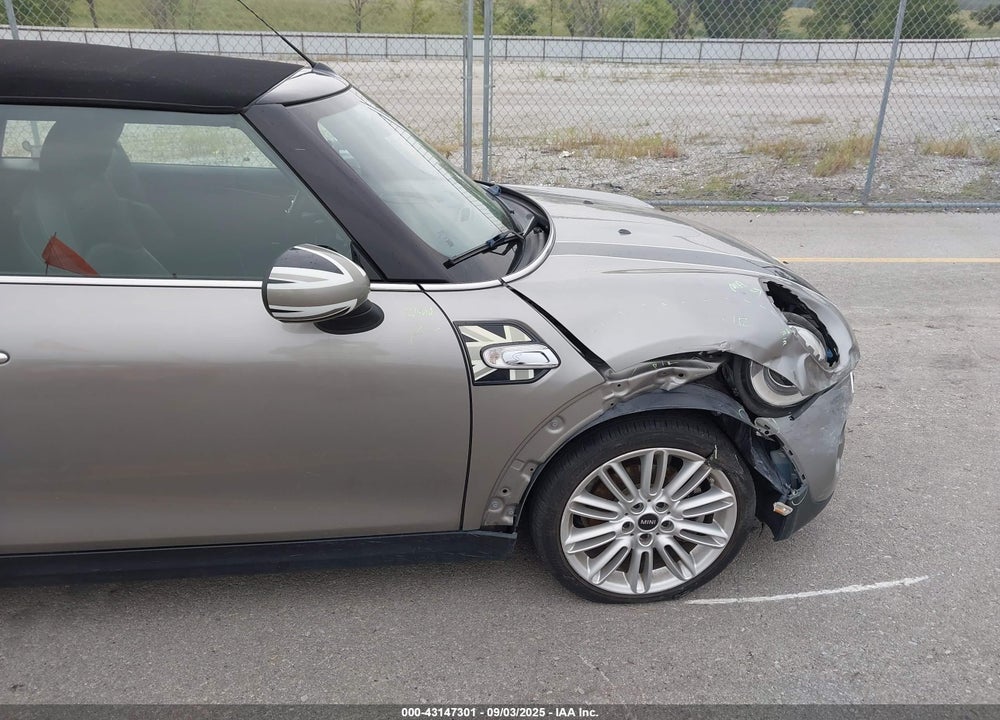2018 MINI CONVERTIBLE VIN: WMWWG9C58J3E38735