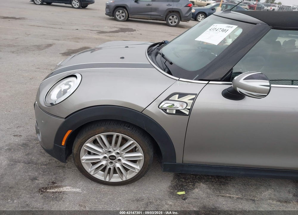 2018 MINI CONVERTIBLE VIN: WMWWG9C58J3E38735
