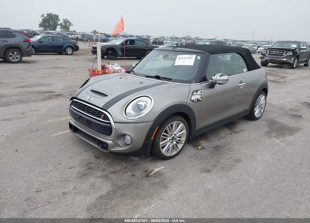 2018 MINI CONVERTIBLE VIN: WMWWG9C58J3E38735