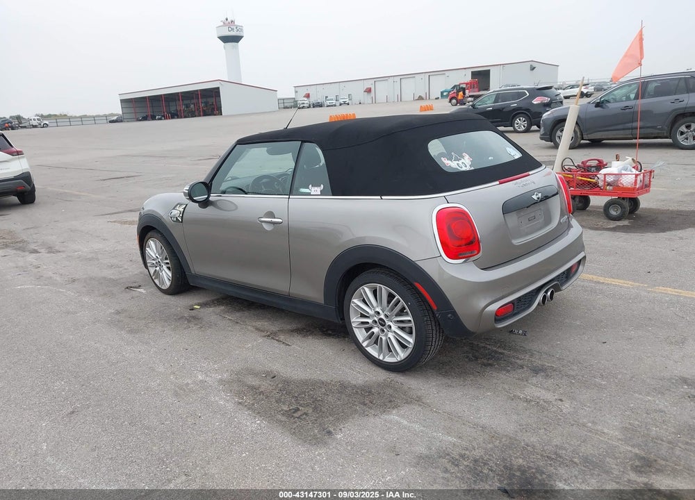 2018 MINI CONVERTIBLE VIN: WMWWG9C58J3E38735