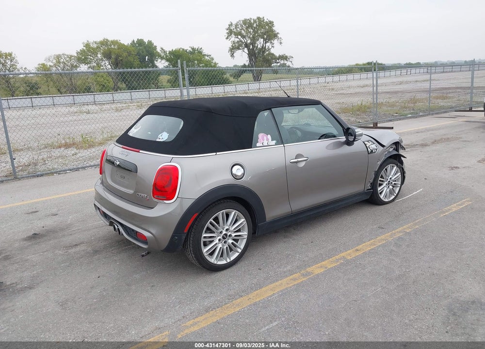 2018 MINI CONVERTIBLE VIN: WMWWG9C58J3E38735