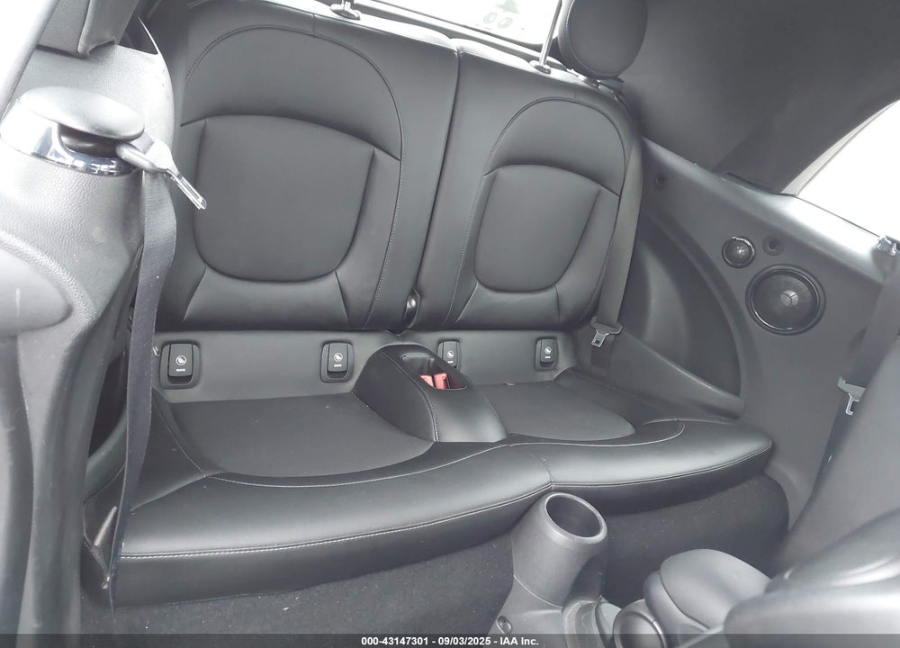 2018 MINI CONVERTIBLE VIN: WMWWG9C58J3E38735
