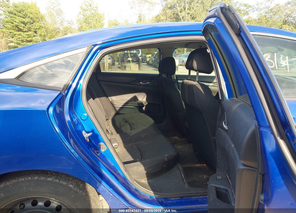 2018 HONDA CIVIC VIN: 2HGFC2F51JH512588