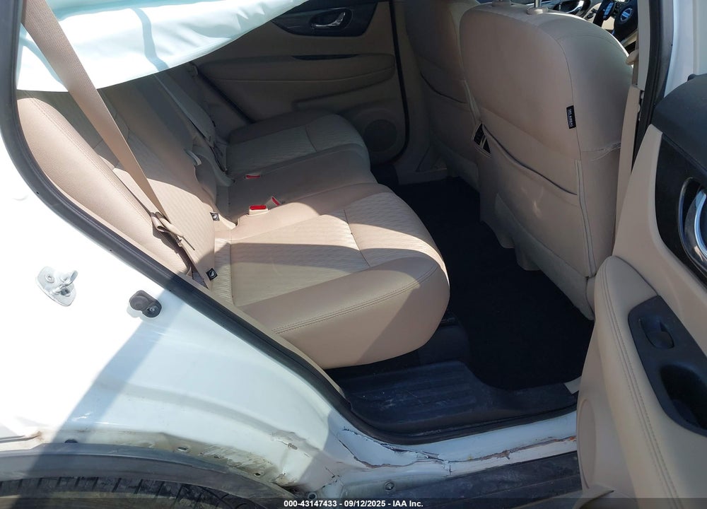2017 NISSAN ROGUE SV VIN: KNMAT2MTXHP597690