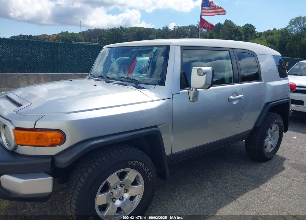 2007 TOYOTA FJ CRUISER VIN: JTEBU11F470087879
