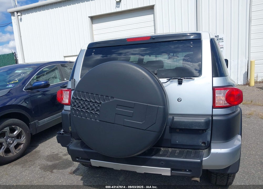 2007 TOYOTA FJ CRUISER VIN: JTEBU11F470087879