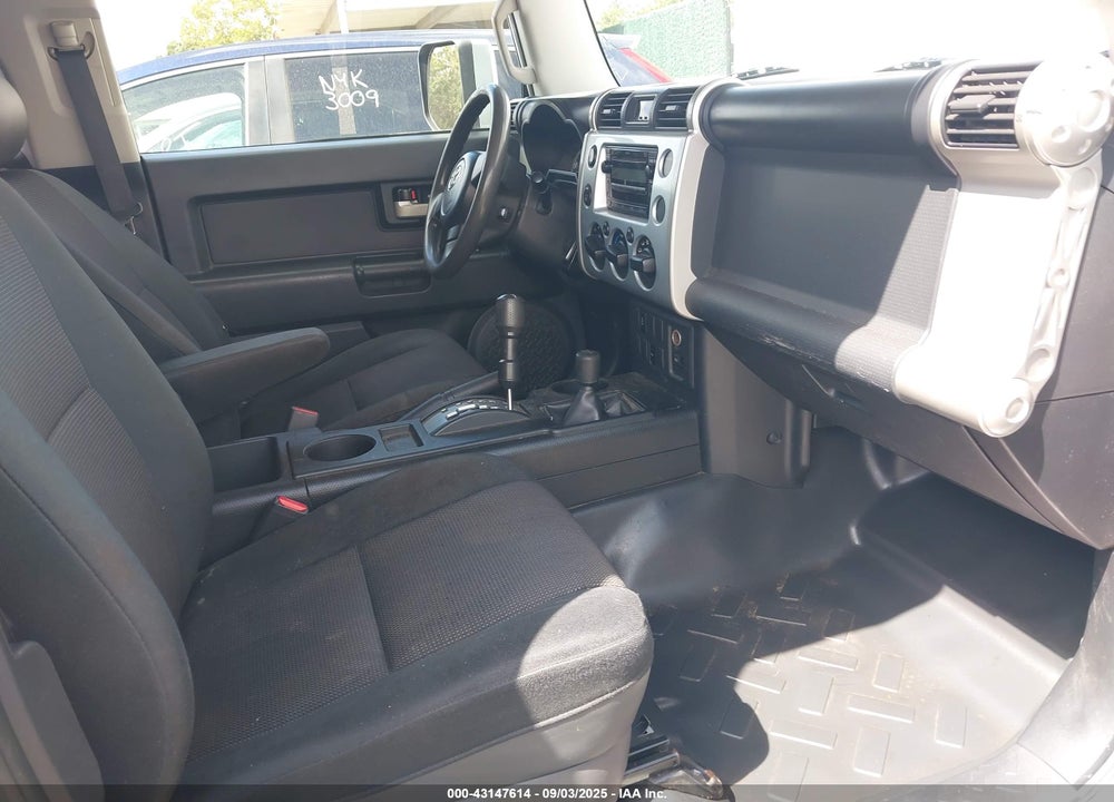 2007 TOYOTA FJ CRUISER VIN: JTEBU11F470087879