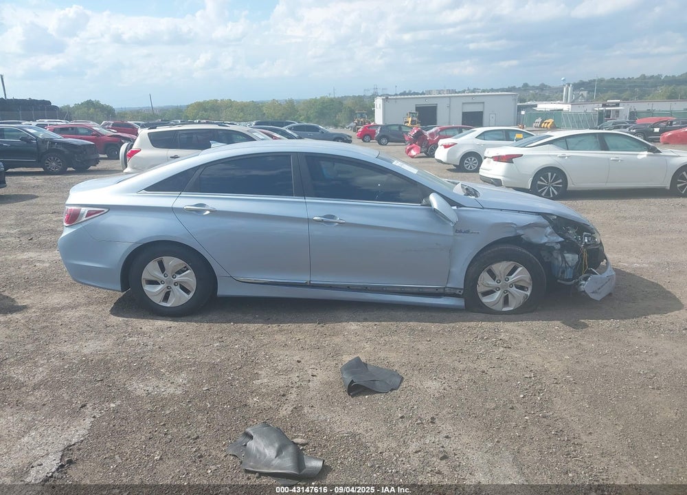 2013 HYUNDAI SONATA HYBRID VIN: KMHEC4A42DA084291