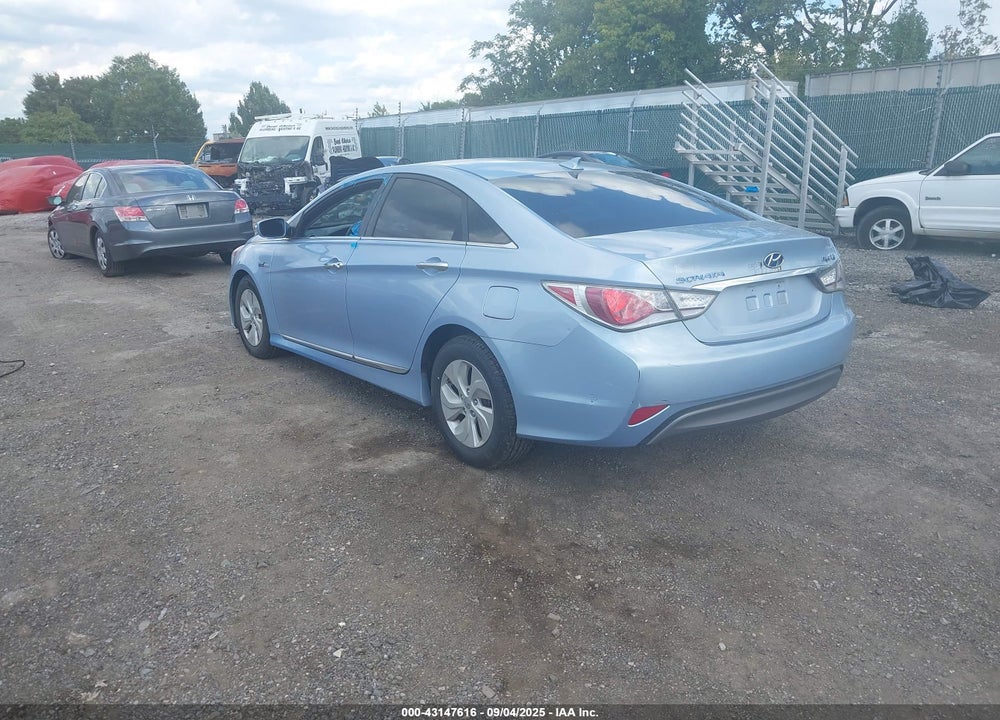 2013 HYUNDAI SONATA HYBRID VIN: KMHEC4A42DA084291