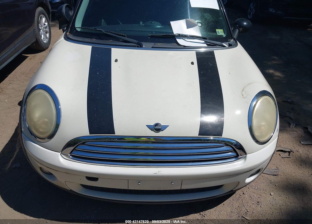 2009 MINI COOPER VIN: WMWMF33549TU70209