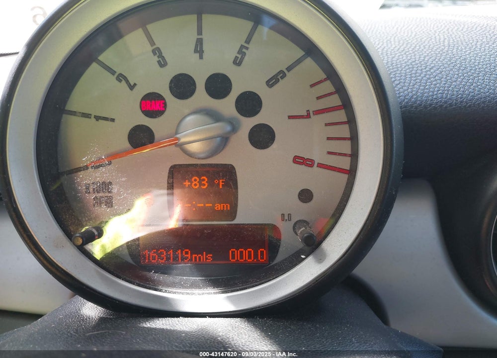 2009 MINI COOPER VIN: WMWMF33549TU70209