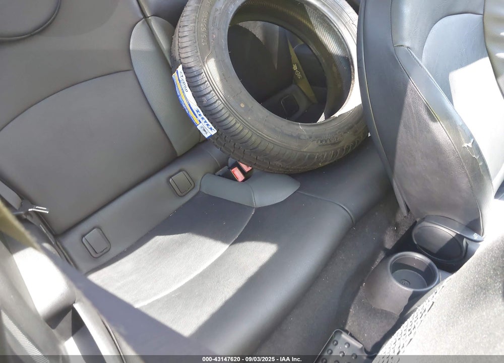 2009 MINI COOPER VIN: WMWMF33549TU70209