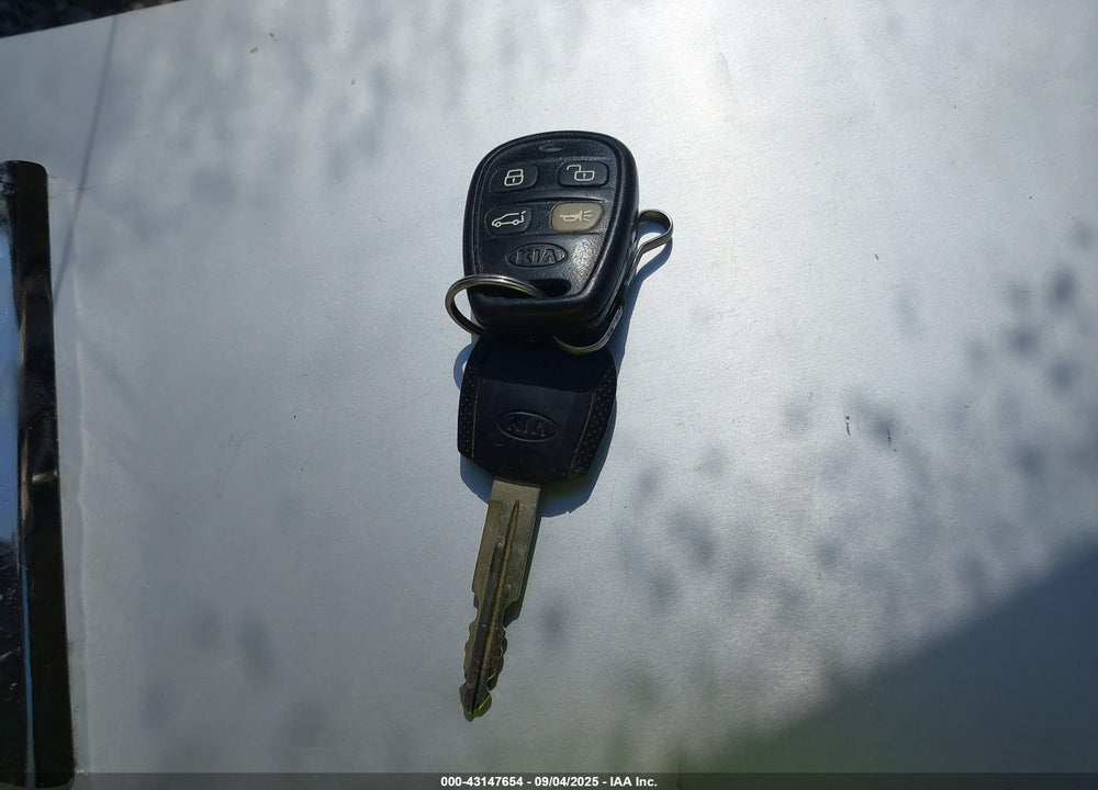 2005 KIA SORENTO EX/LX VIN: KNDJD733255415967