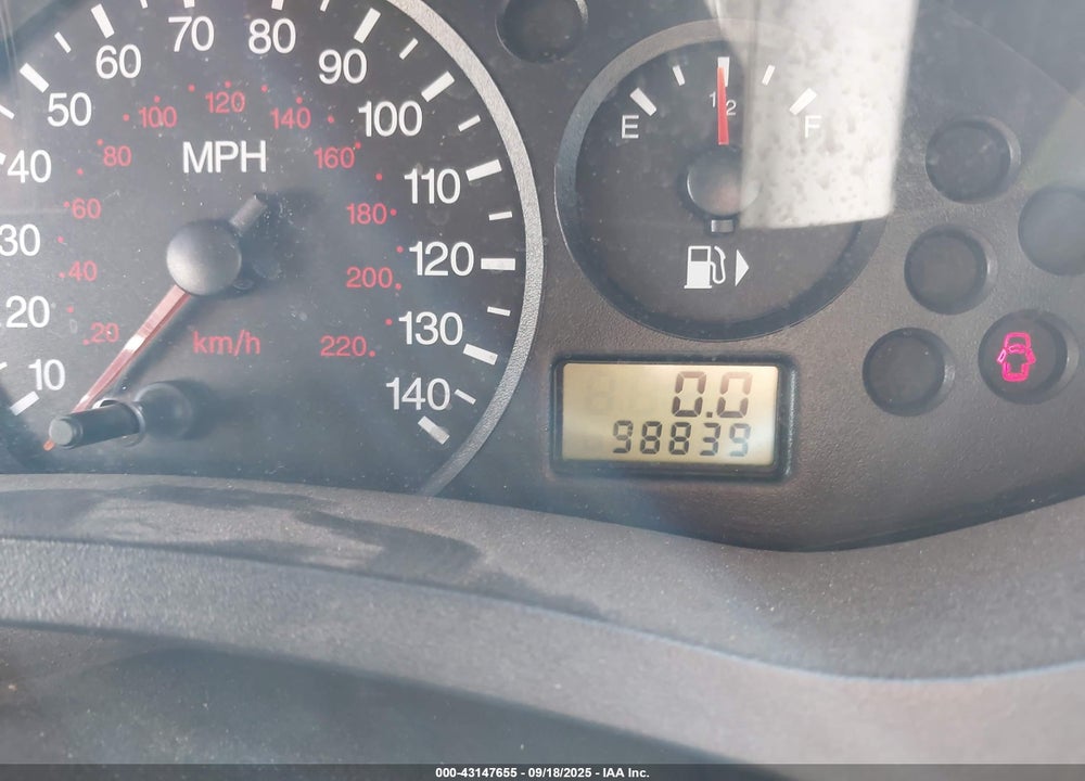 2005 FORD FOCUS ZX3 VIN: 3FAFP31N05R111095