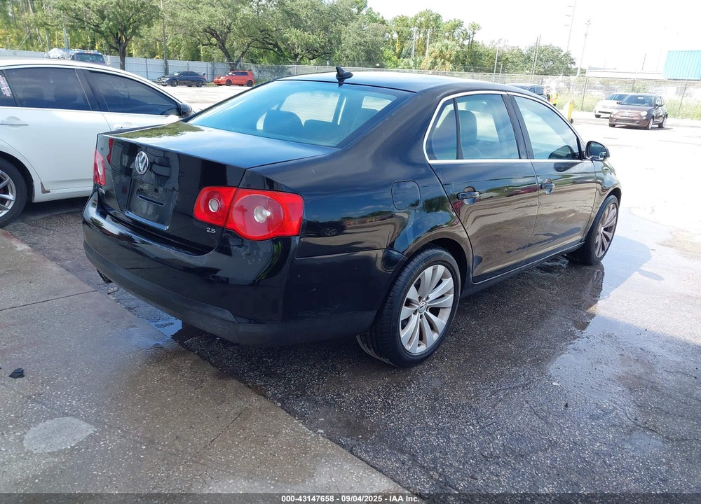 2009 VOLKSWAGEN JETTA VIN: 3VWRM71K89M065383
