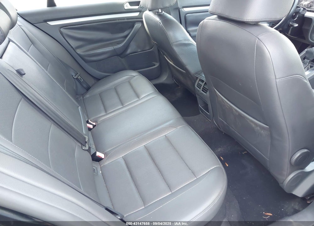 2009 VOLKSWAGEN JETTA VIN: 3VWRM71K89M065383