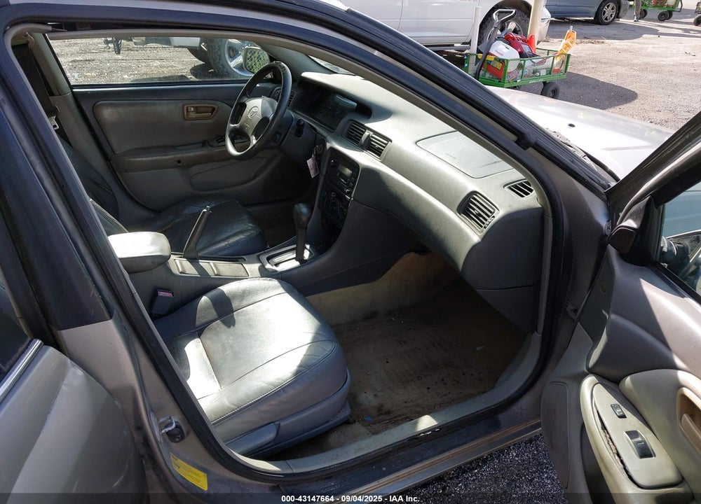 1999 TOYOTA CAMRY LE V6 VIN: 4T1BF28K3XU083415