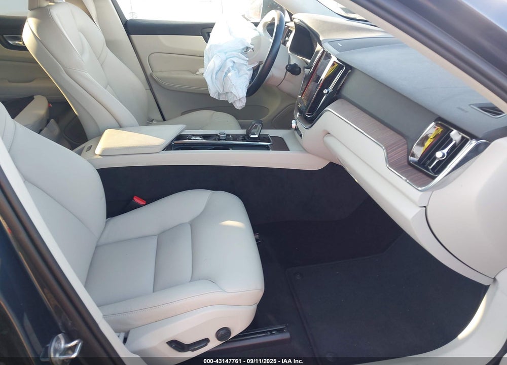 2022 VOLVO XC60 RECHARGE VIN: YV4H60DZ5N1040132