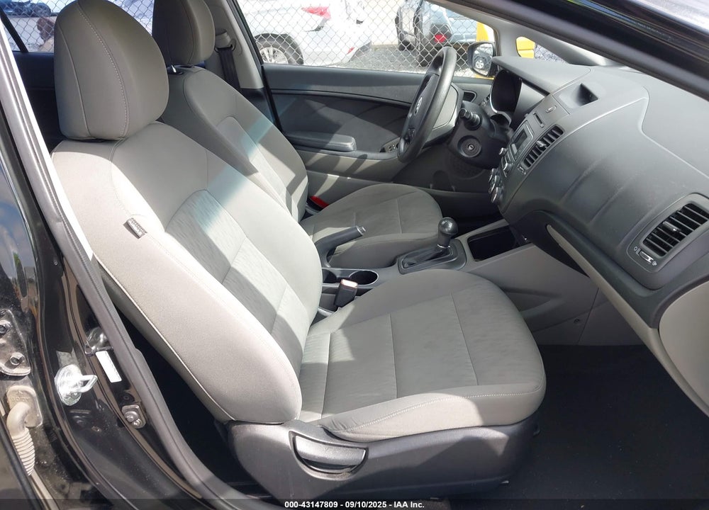 2015 KIA FORTE LX VIN: KNAFK4A68F5426011