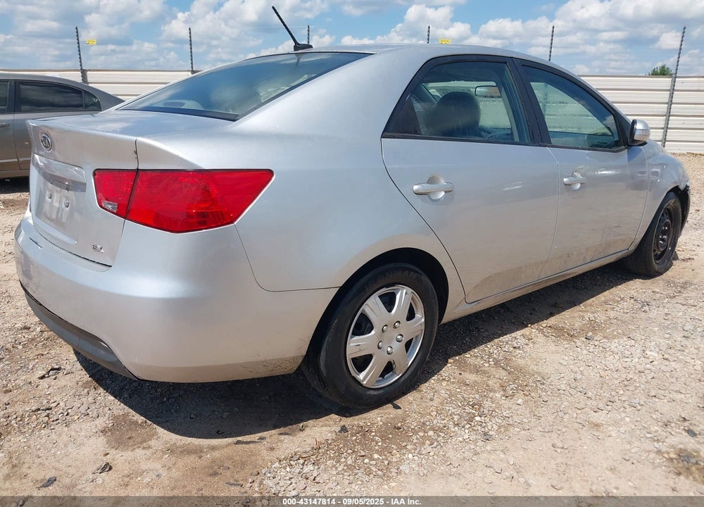 2010 KIA FORTE VIN: KNAFU4A20A5221556