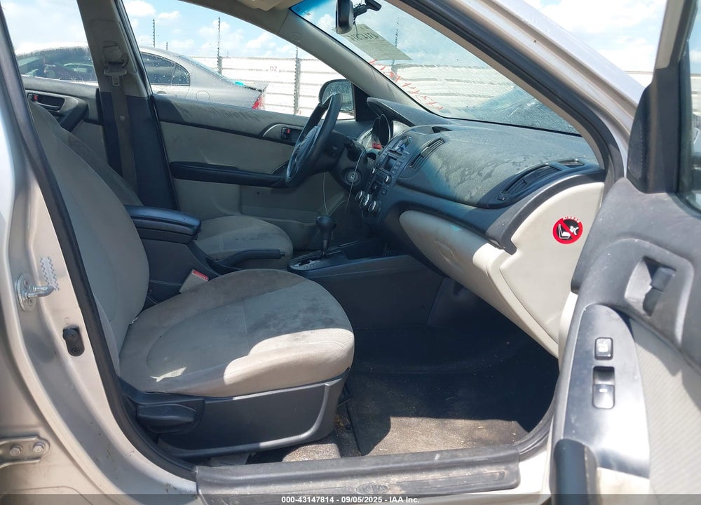 2010 KIA FORTE VIN: KNAFU4A20A5221556