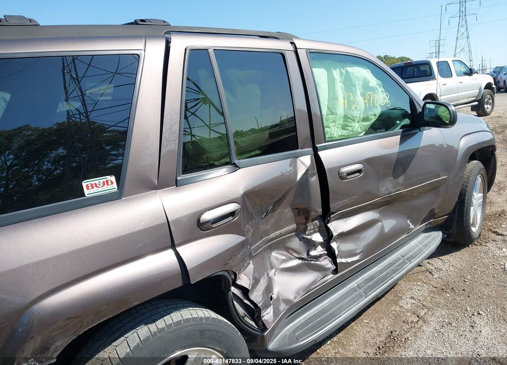 2008 CHEVROLET TRAILBLAZER LT VIN: 1GNDT13S682232167