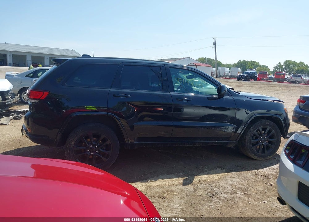 2017 JEEP GRAND CHEROKEE VIN: 1C4RJFAG3HC700527