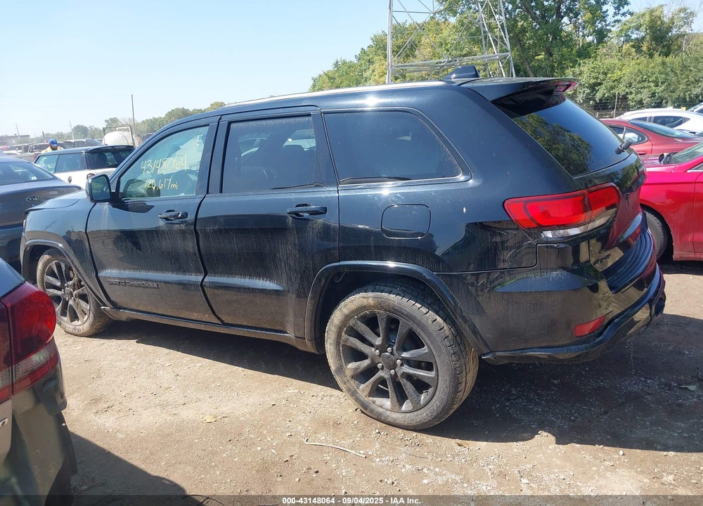 2017 JEEP GRAND CHEROKEE VIN: 1C4RJFAG3HC700527