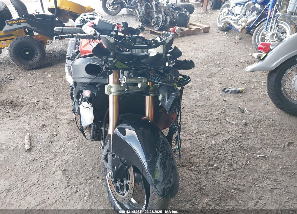 2008 SUZUKI GSX1300 R VIN: JS1GX72A882102827