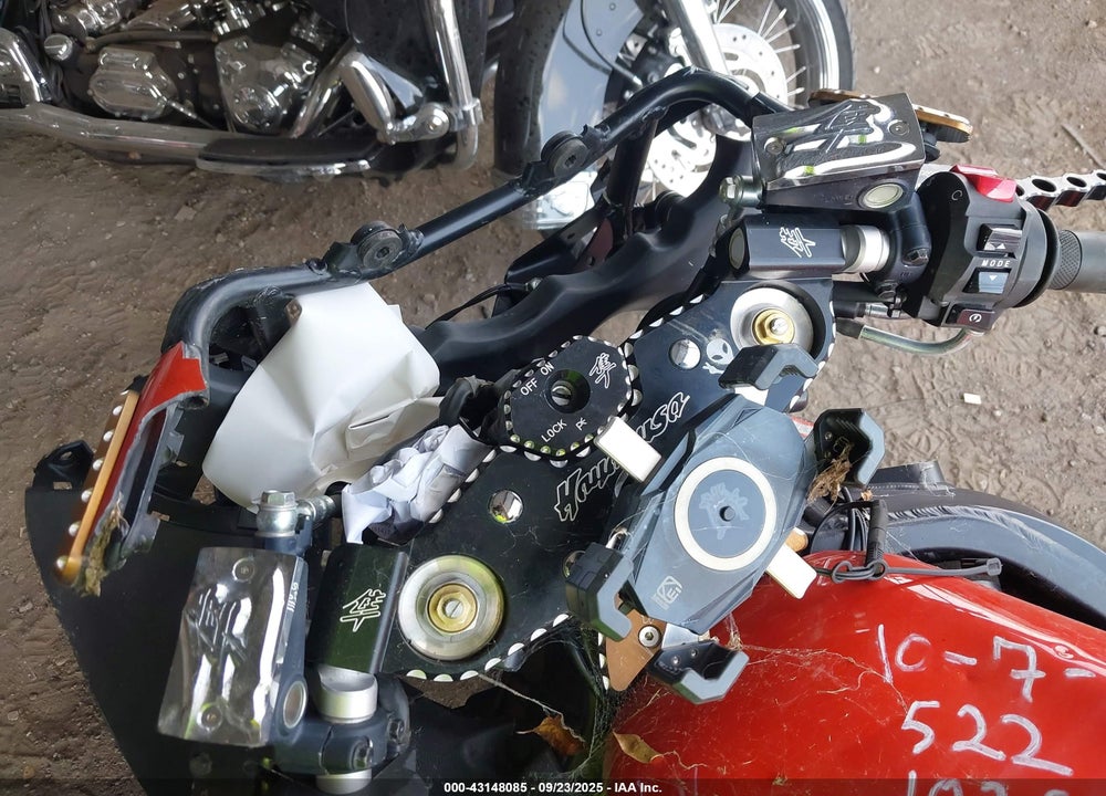 2008 SUZUKI GSX1300 R VIN: JS1GX72A882102827