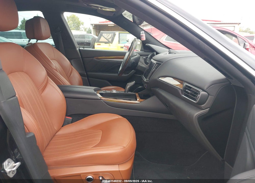 2021 MASERATI LEVANTE VIN: ZN661XUL2MX372309