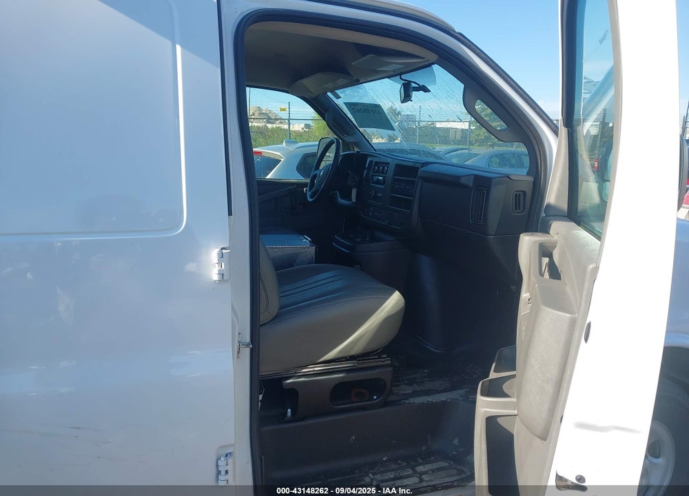 2024 CHEVROLET EXPRESS CARGO RWD 2500 REGULAR WHEELBASE WT VIN: 1GCWGAFP2R1174904