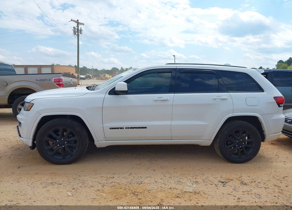 2017 JEEP GRAND CHEROKEE ALTITUDE 4X4 VIN: 1C4RJFAG2HC922363