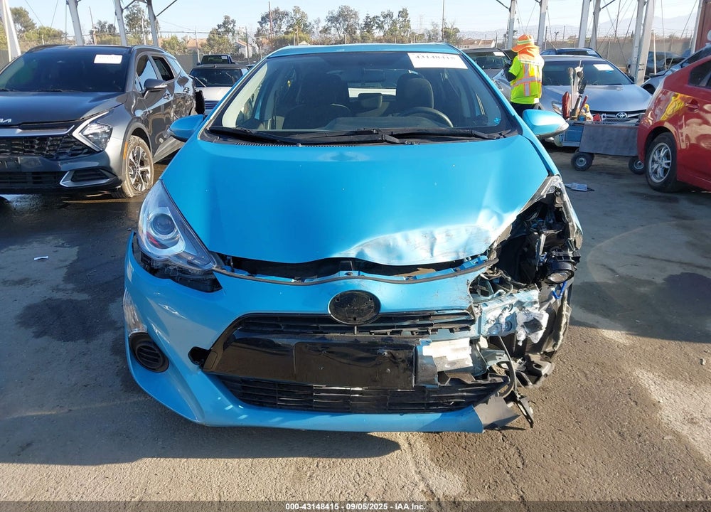 2015 TOYOTA PRIUS C VIN: JTDKDTB30F1100611