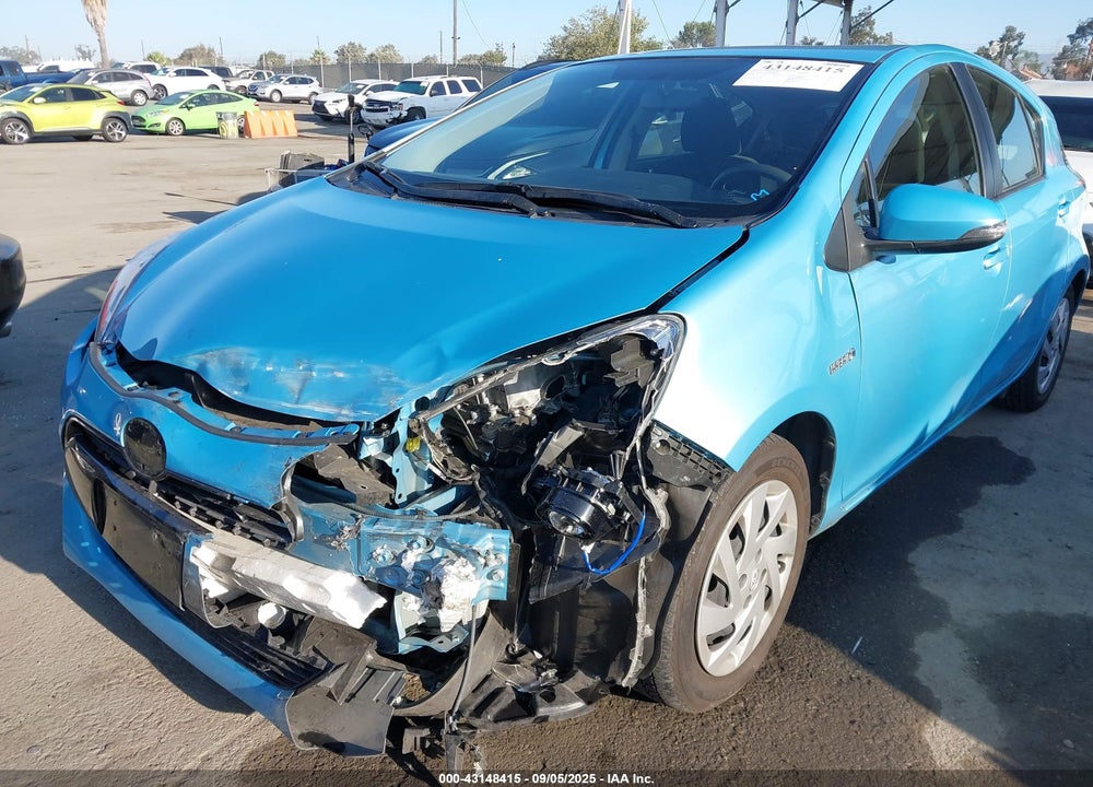 2015 TOYOTA PRIUS C VIN: JTDKDTB30F1100611