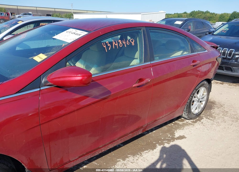 2013 HYUNDAI SONATA VIN: 5NPEB4AC1DH634779